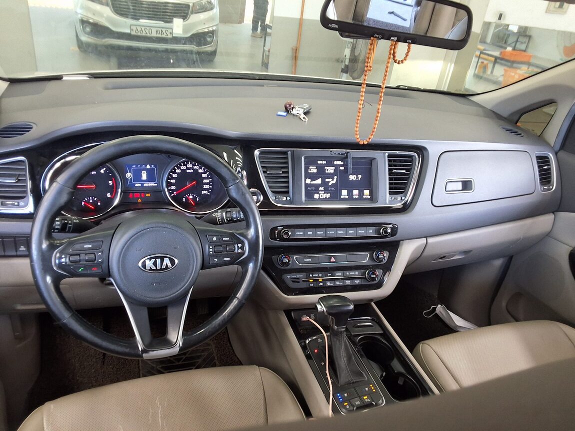 KIA ALL NEW CARNIVAL 9-SEATER DIESEL PRESTIGE 2017 - zdjęcie 11