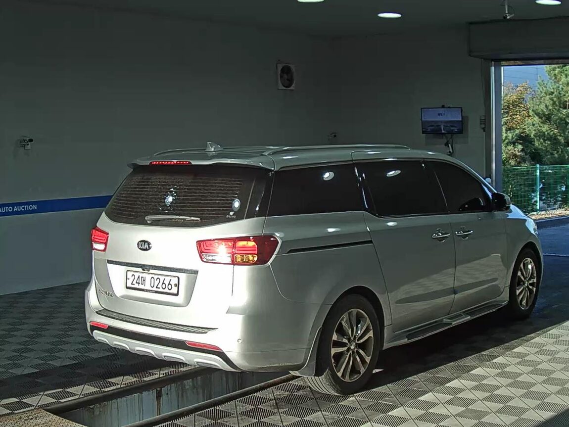 KIA ALL NEW CARNIVAL 9-SEATER DIESEL PRESTIGE 2017 - zdjęcie 5