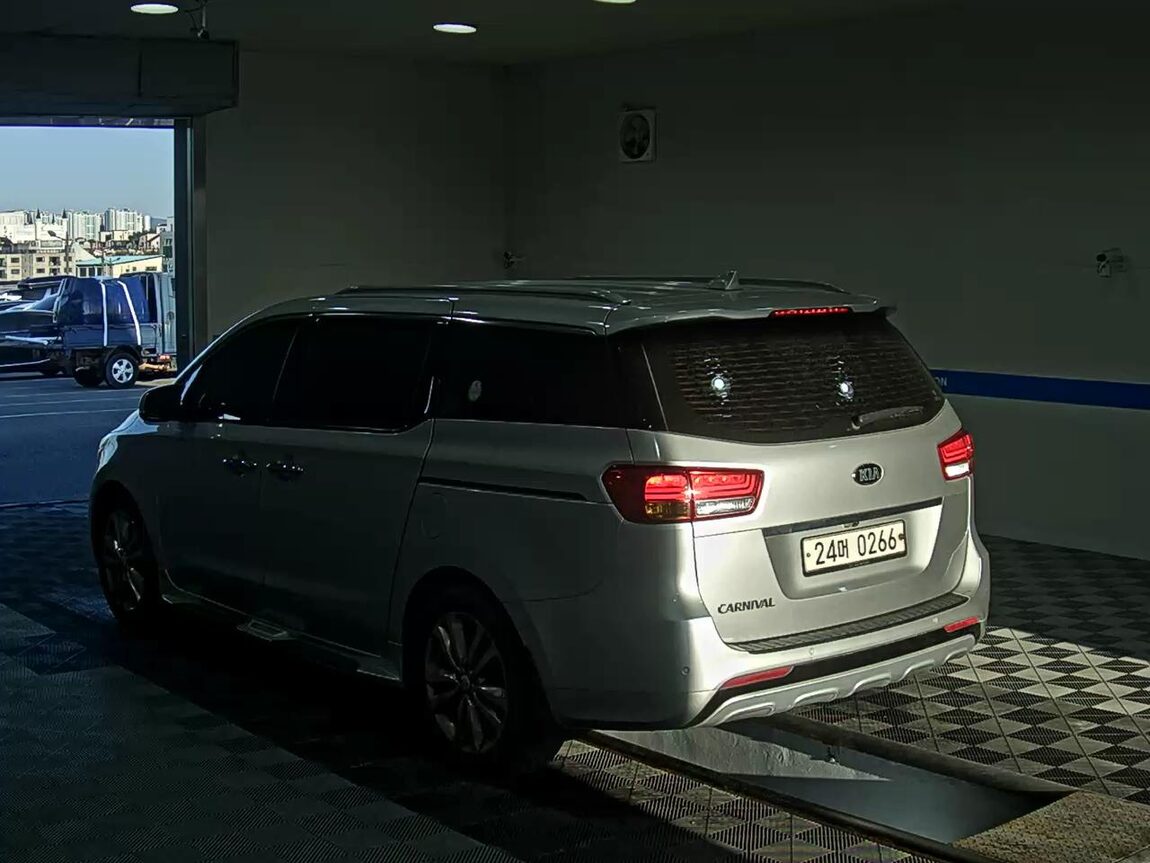 KIA ALL NEW CARNIVAL 9-SEATER DIESEL PRESTIGE 2017 - zdjęcie 6