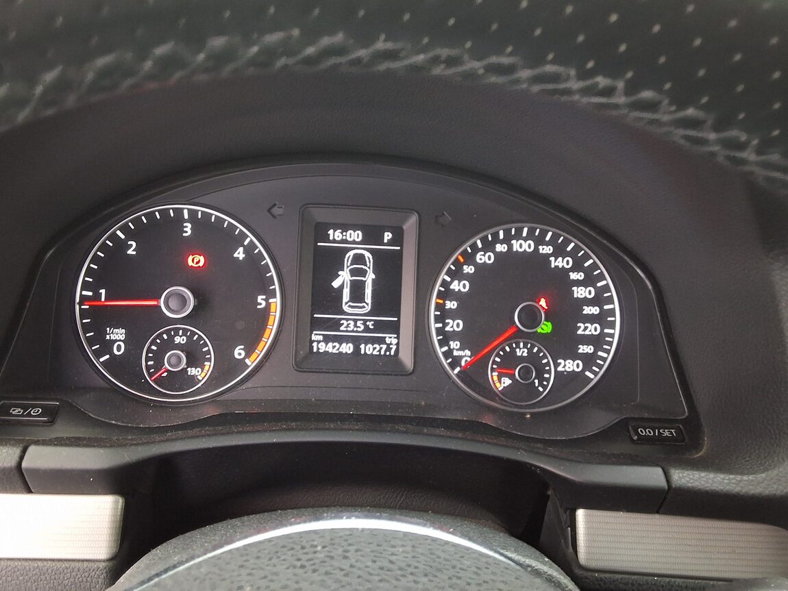 VOLKSWAGEN SCIROCCO (3RD GEN) 2.0 TDI R LINE 2014 - zdjęcie 10