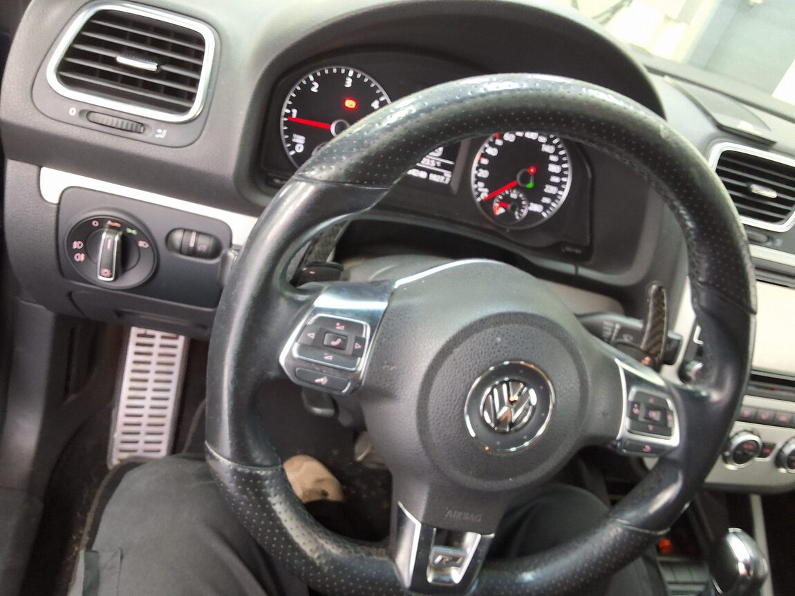 VOLKSWAGEN SCIROCCO (3RD GEN) 2.0 TDI R LINE 2014 - zdjęcie 20