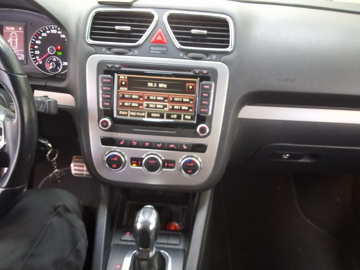 VOLKSWAGEN SCIROCCO (3RD GEN) 2.0 TDI R LINE 2014 - zdjęcie 21