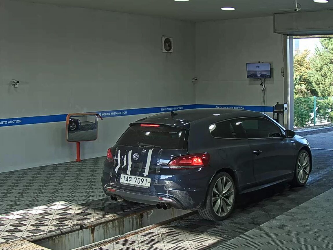 VOLKSWAGEN SCIROCCO (3RD GEN) 2.0 TDI R LINE 2014 - zdjęcie 5