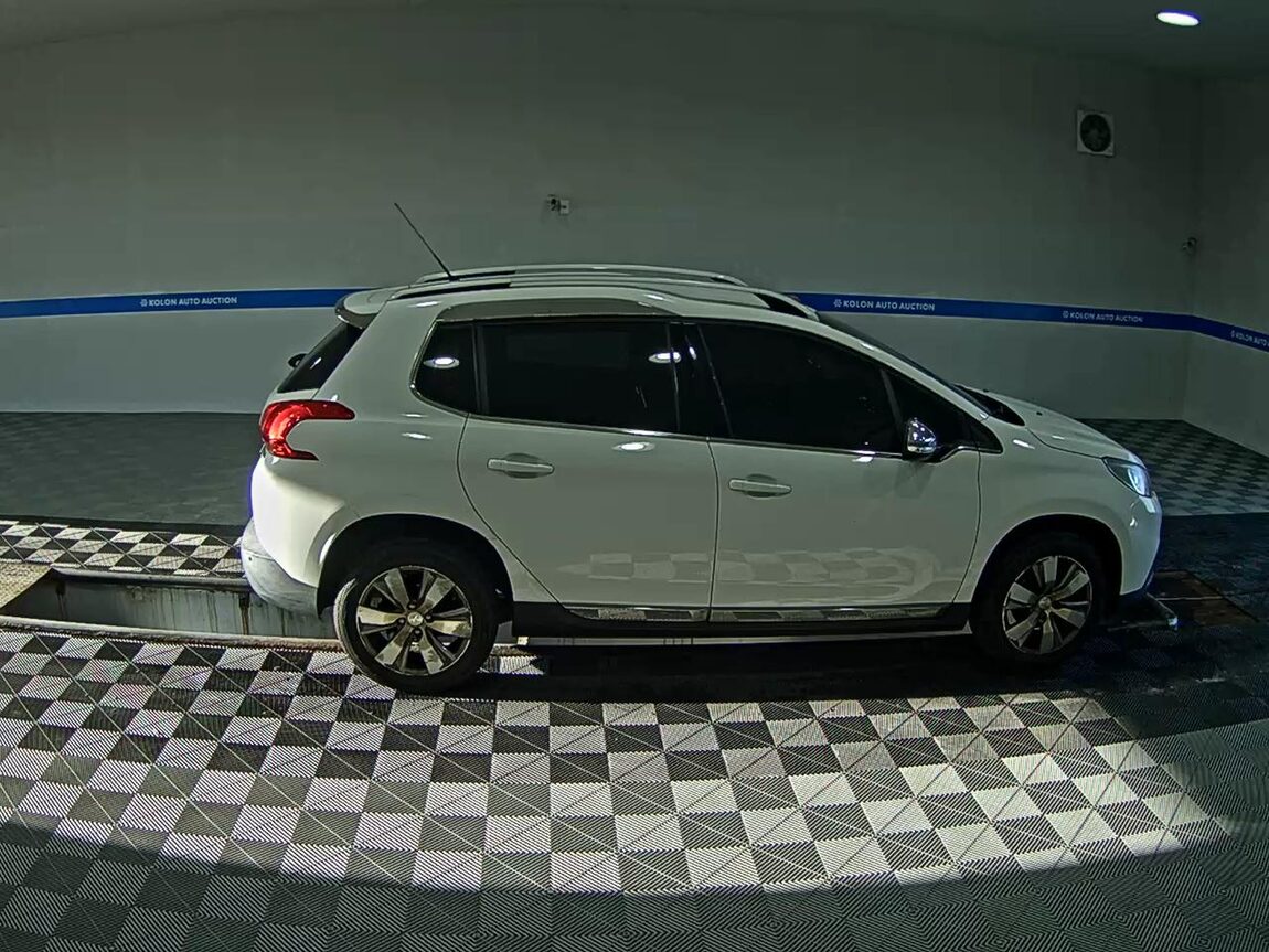 PEUGEOT 2008 1.6 e-HDi ALLURE 2015 - zdjęcie 4