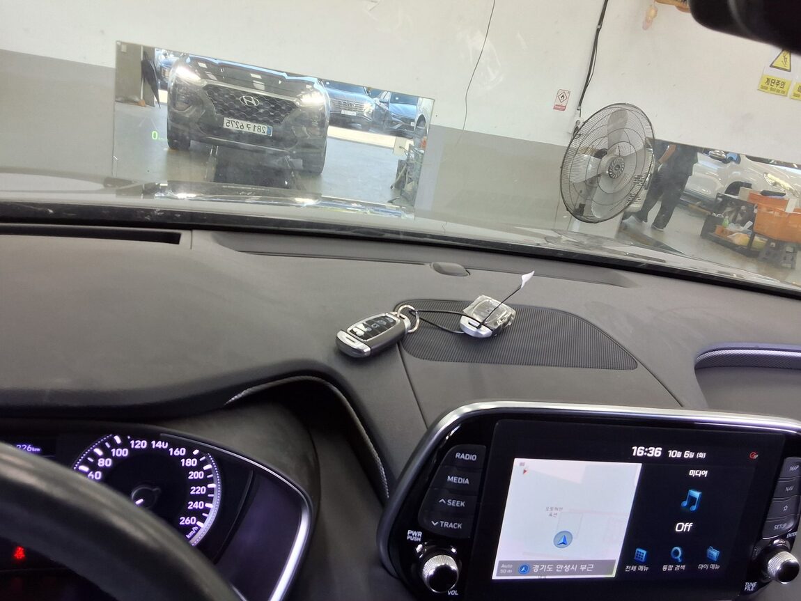 HYUNDAI SANTA FE (TM) R2.0 2WD PRESTIGE 2020 - zdjęcie 18