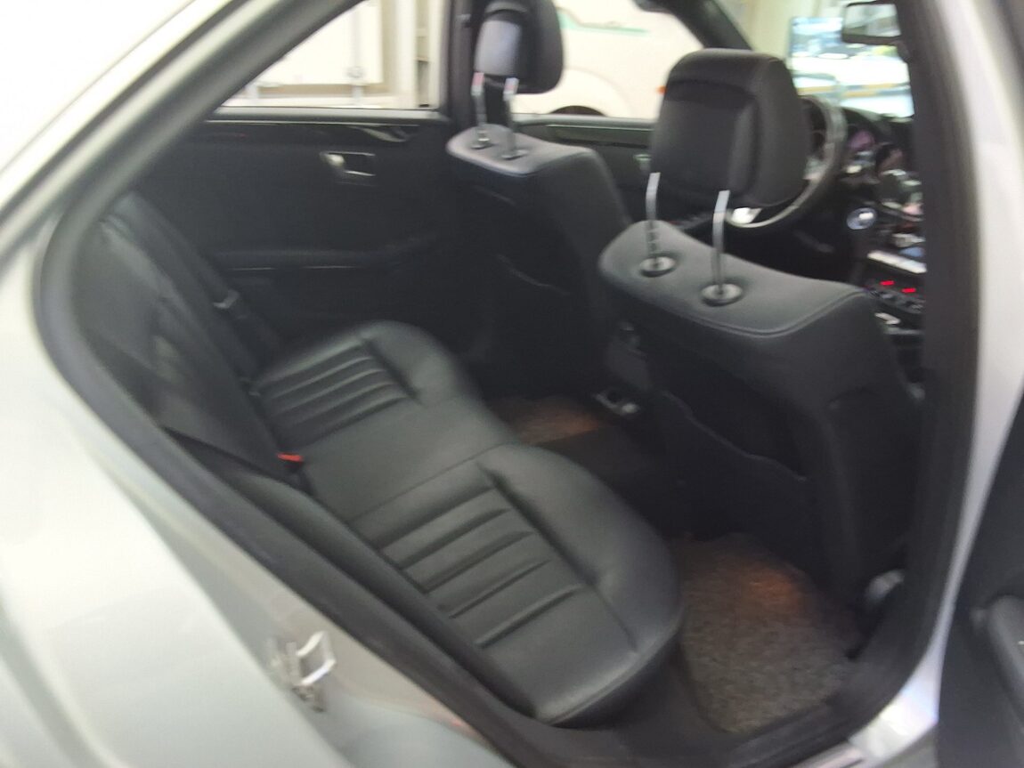 MERCEDES-BENZ E-CLASS (4TH GEN) E220 CDI BLUETEC AVANTGARDE 2015 - zdjęcie 14