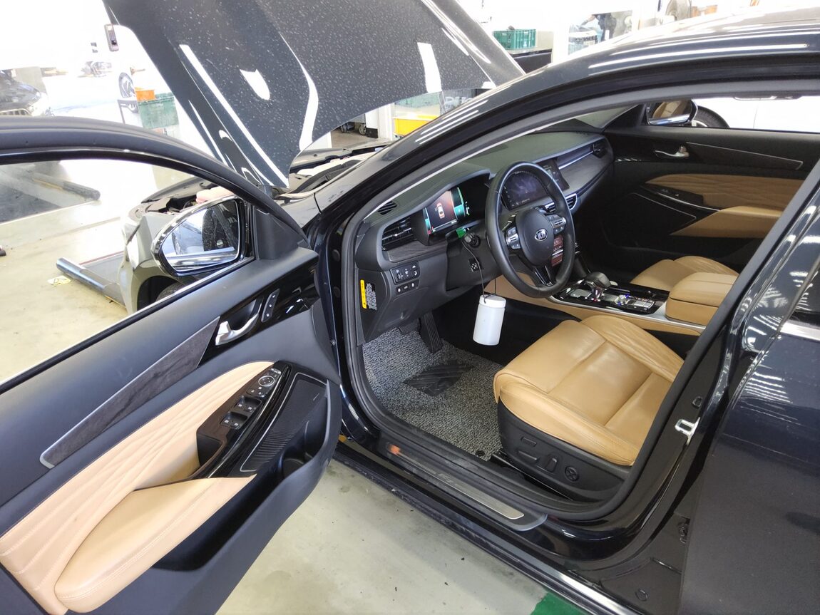 KIA K7 PREMIER HYBRID SIGNATURE 2020 - zdjęcie 10