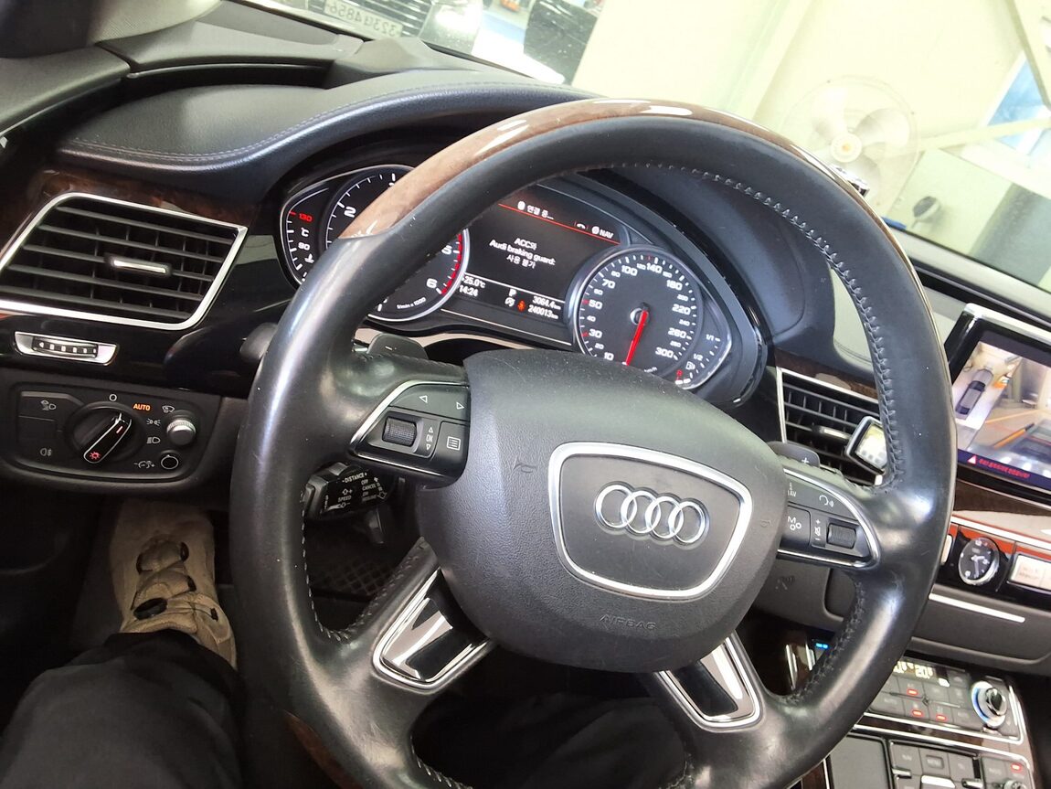 AUDI A8 (3RD GEN) 50 TDI QUATTRO LWB 2015 - zdjęcie 23