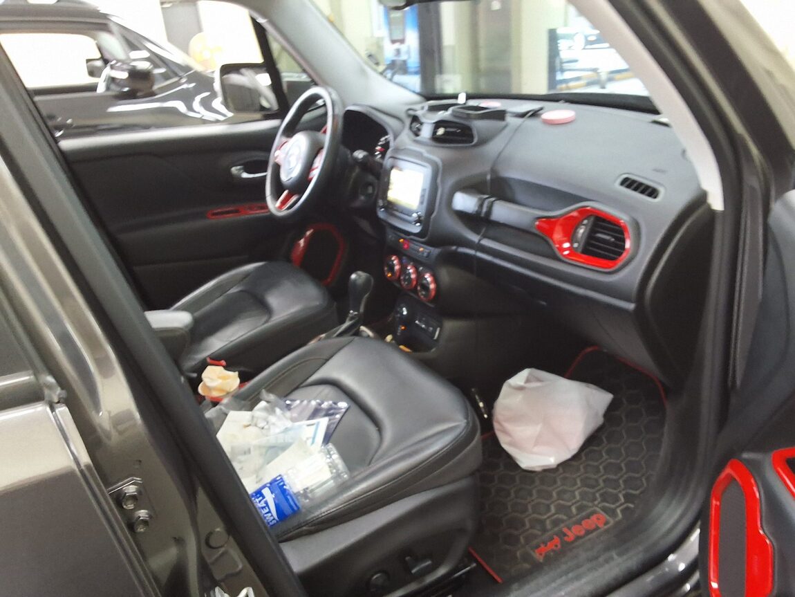 JEEP RENEGADE 2.0 DIESEL AWD LIMITED 2017 - zdjęcie 15