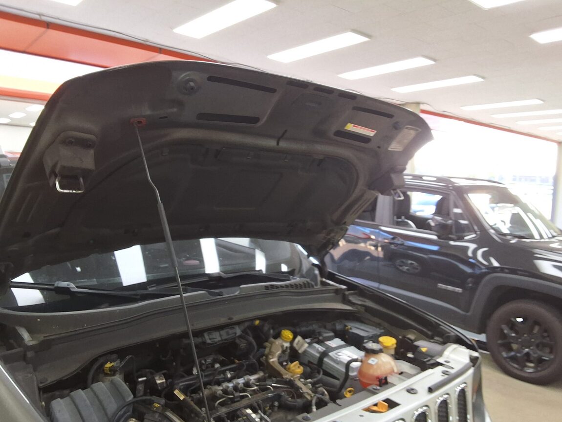 JEEP RENEGADE 2.0 DIESEL AWD LIMITED 2017 - zdjęcie 18