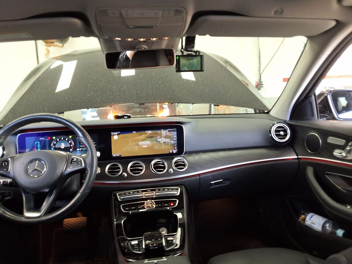 MERCEDES-BENZ E-CLASS (5TH GEN) E300 AVANTGARDE 2017 - zdjęcie 11