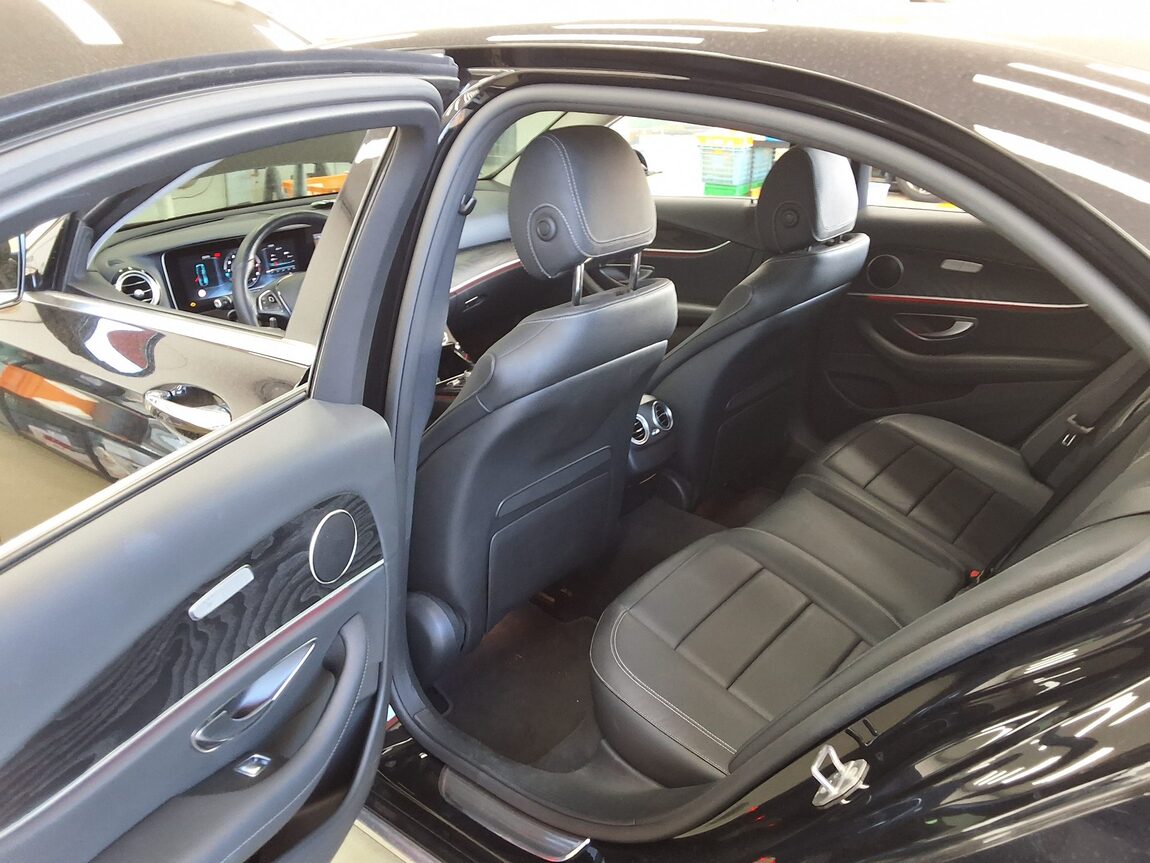 MERCEDES-BENZ E-CLASS (5TH GEN) E300 AVANTGARDE 2017 - zdjęcie 12