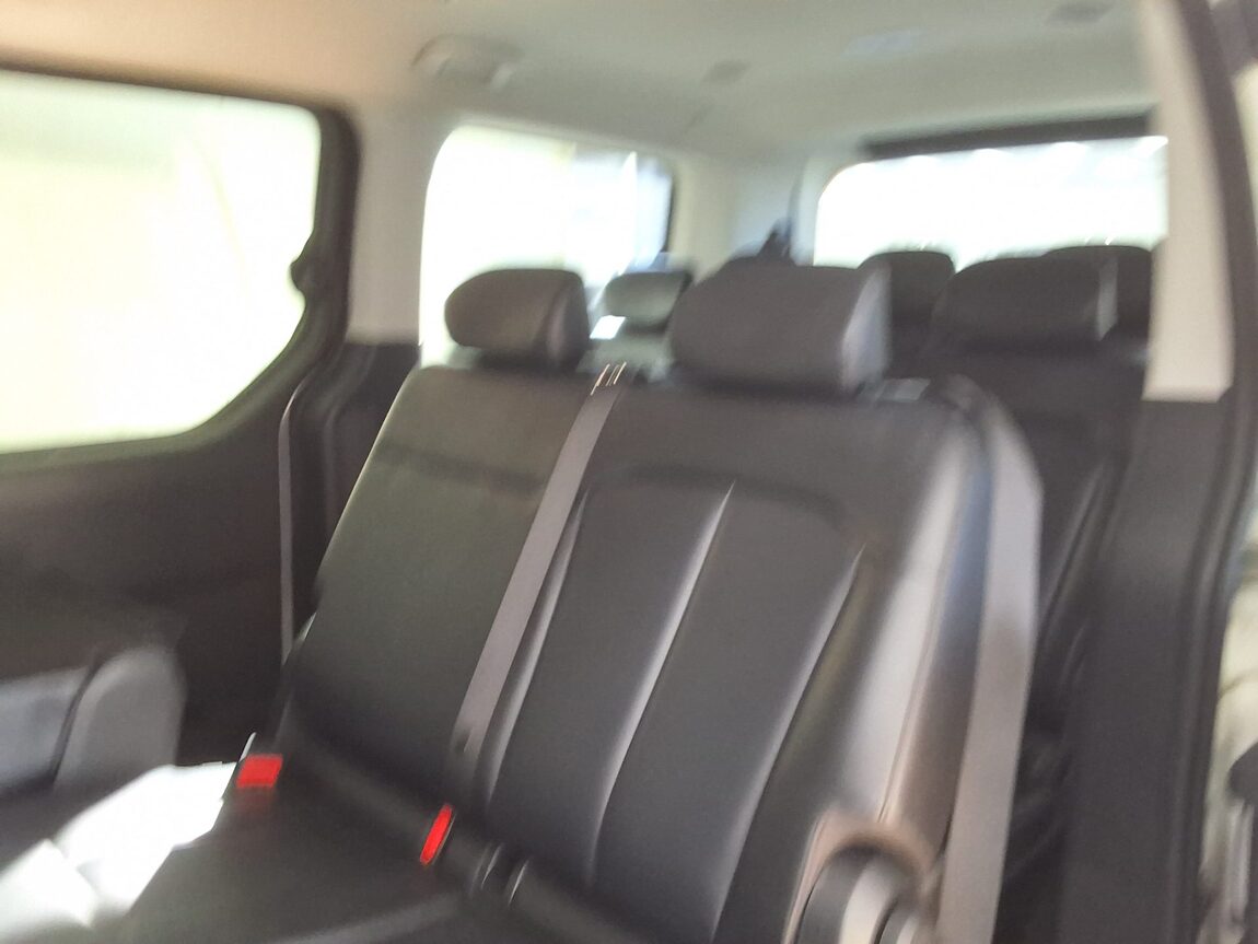 HYUNDAI STARIA 2.2 DIESEL TOURER 11-SEATER 2WD MODERN 2023 - zdjęcie 13