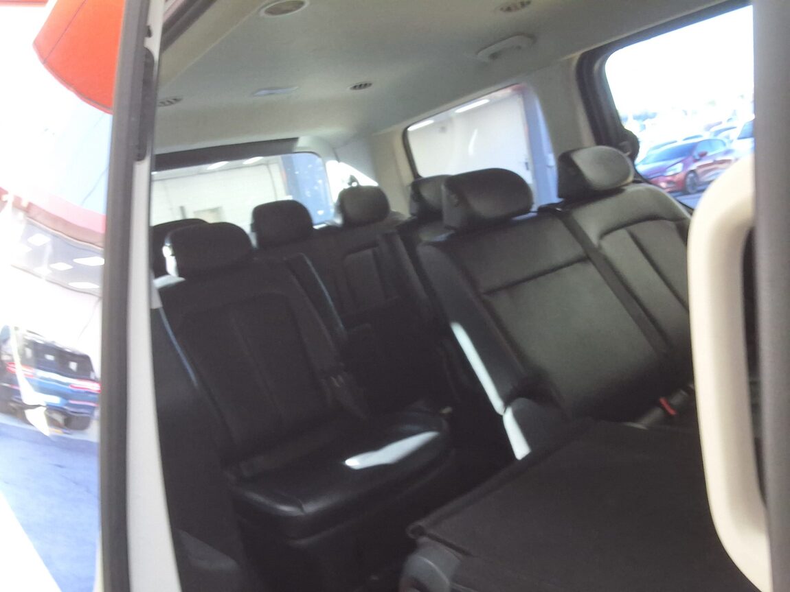 HYUNDAI STARIA 2.2 DIESEL TOURER 11-SEATER 2WD MODERN 2023 - zdjęcie 14