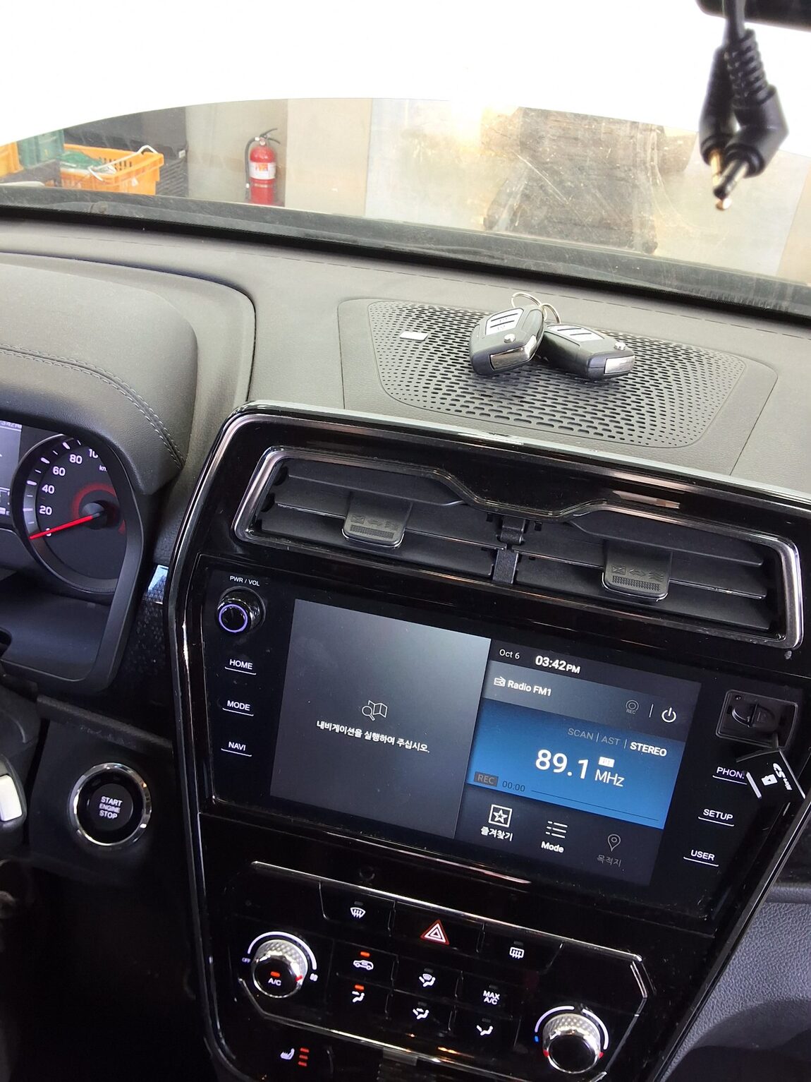 KG MOBILITY (SSANGYONG) VERY NEW TIVOLI 1.6 DIESEL 2WD V3 2020 - zdjęcie 17