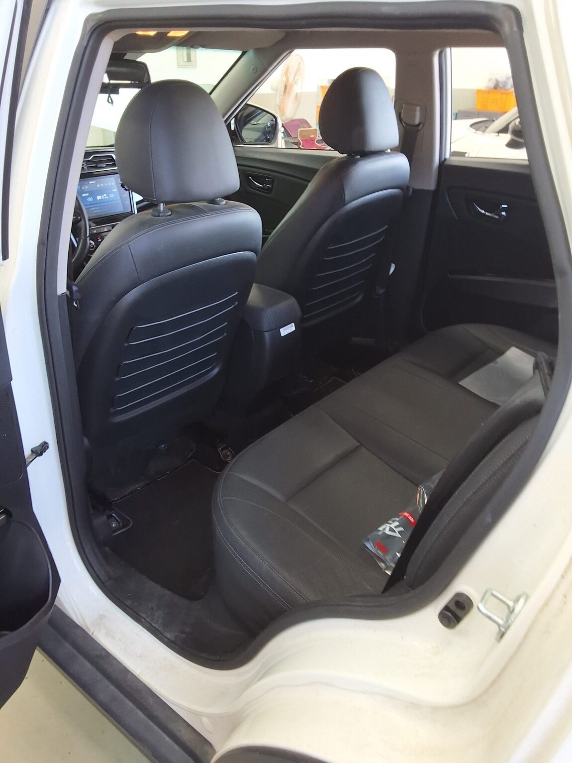 KG MOBILITY (SSANGYONG) VERY NEW TIVOLI 1.6 DIESEL 2WD V3 2020 - zdjęcie 12