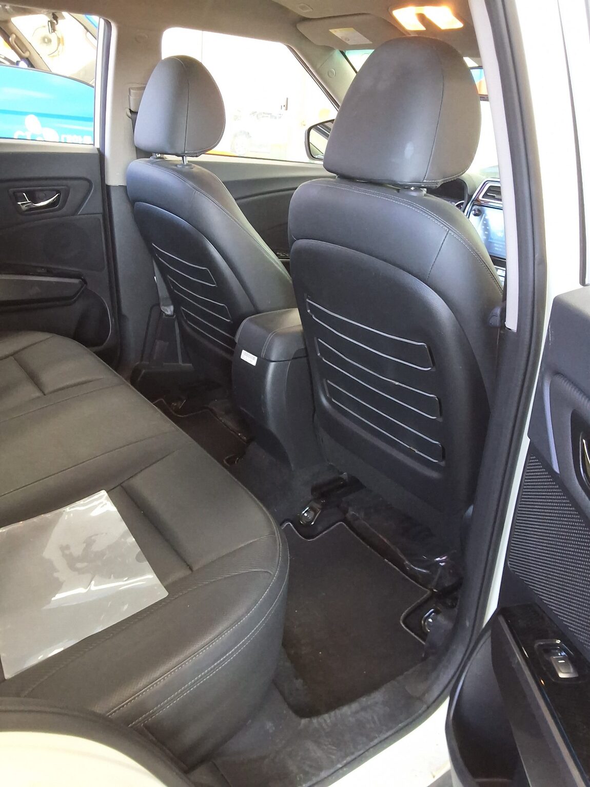 KG MOBILITY (SSANGYONG) VERY NEW TIVOLI 1.6 DIESEL 2WD V3 2020 - zdjęcie 13