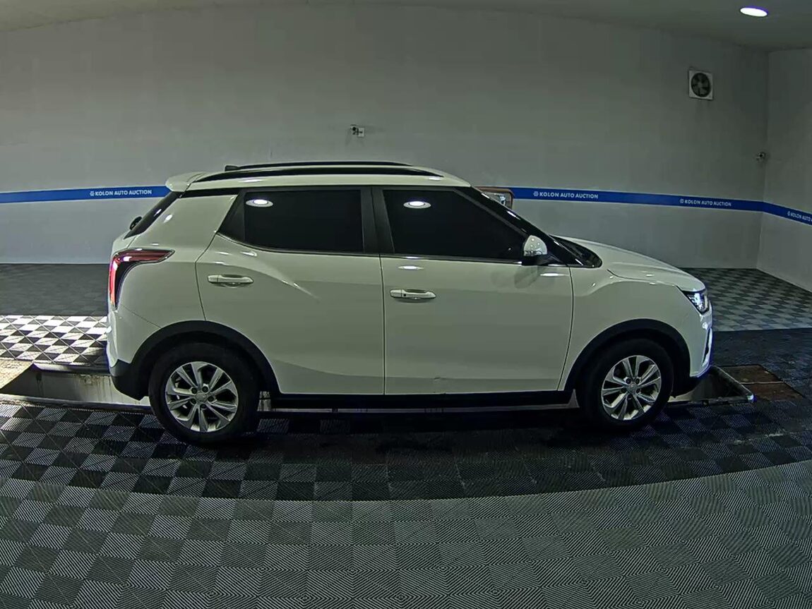 KG MOBILITY (SSANGYONG) VERY NEW TIVOLI 1.6 DIESEL 2WD V3 2020 - zdjęcie 4