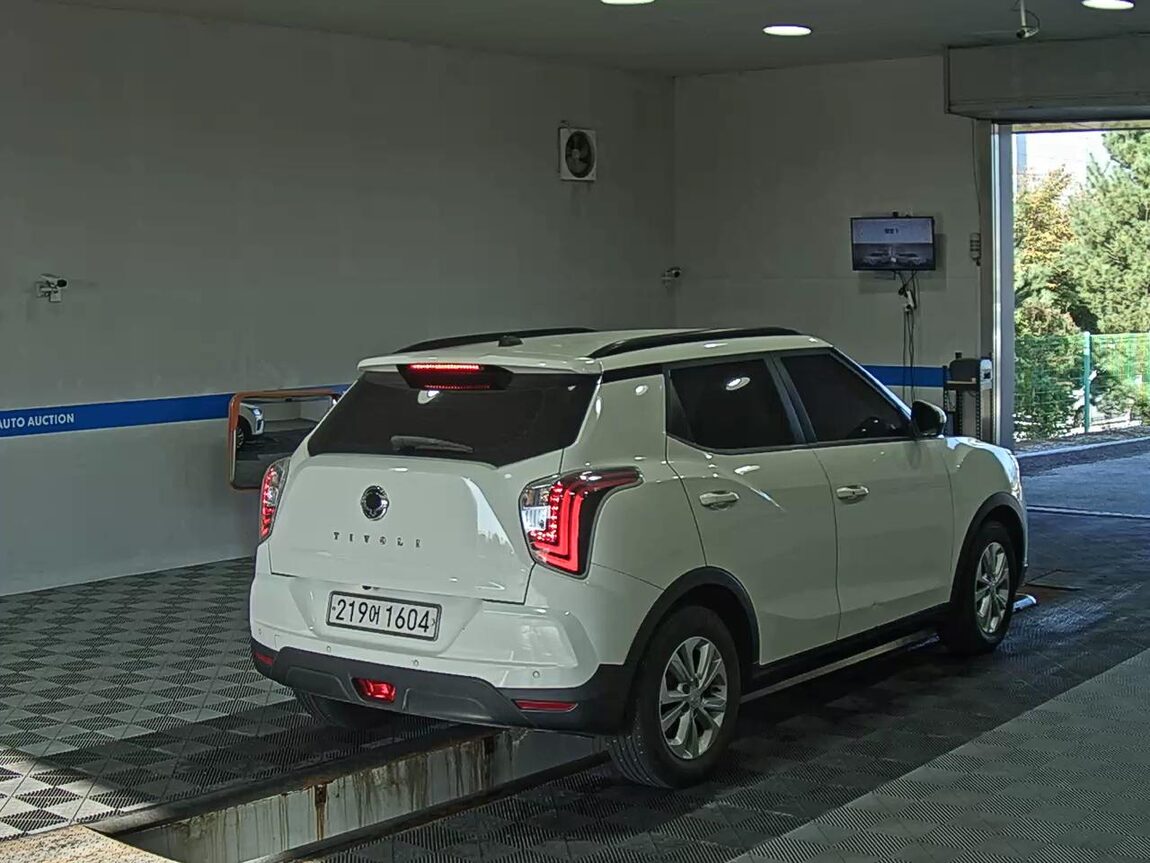 KG MOBILITY (SSANGYONG) VERY NEW TIVOLI 1.6 DIESEL 2WD V3 2020 - zdjęcie 5