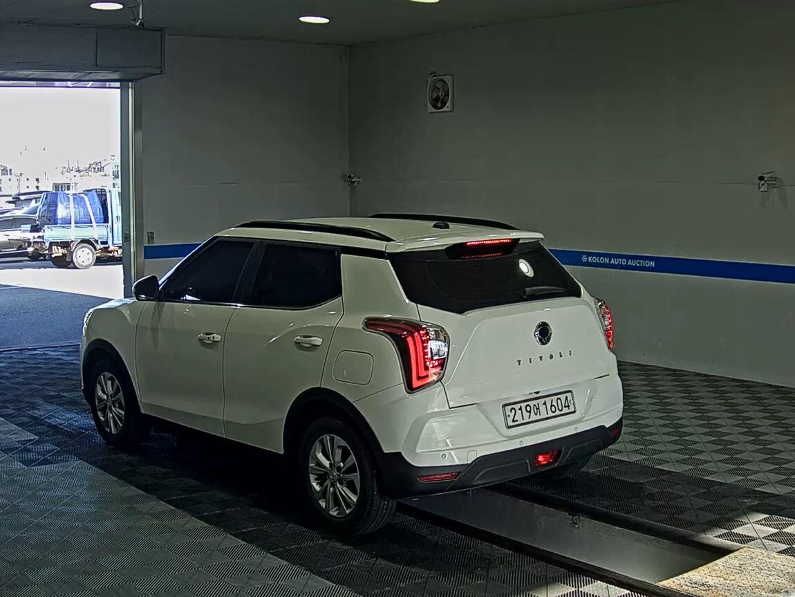 KG MOBILITY (SSANGYONG) VERY NEW TIVOLI 1.6 DIESEL 2WD V3 2020 - zdjęcie 6