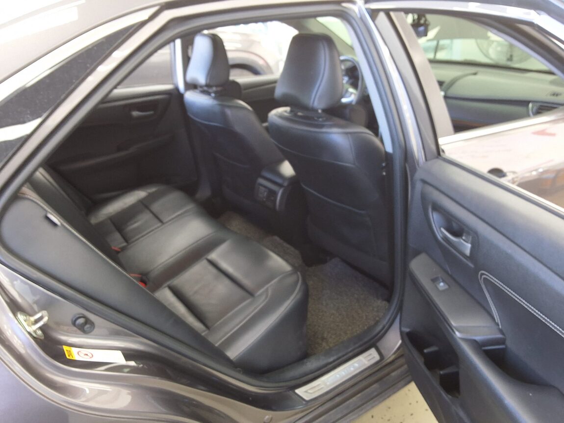 TOYOTA CAMRY (9TH GEN) 2.5 XLE 2016 - zdjęcie 13