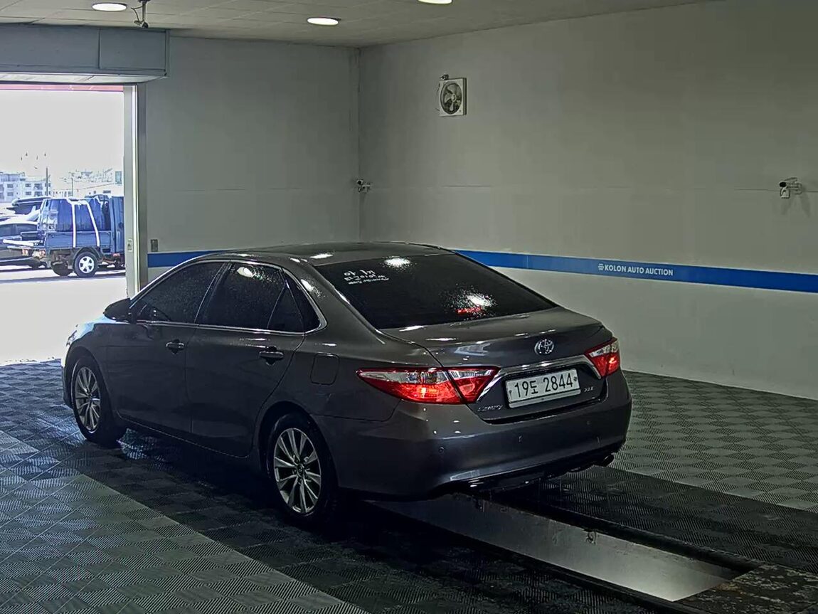 TOYOTA CAMRY (9TH GEN) 2.5 XLE 2016 - zdjęcie 6