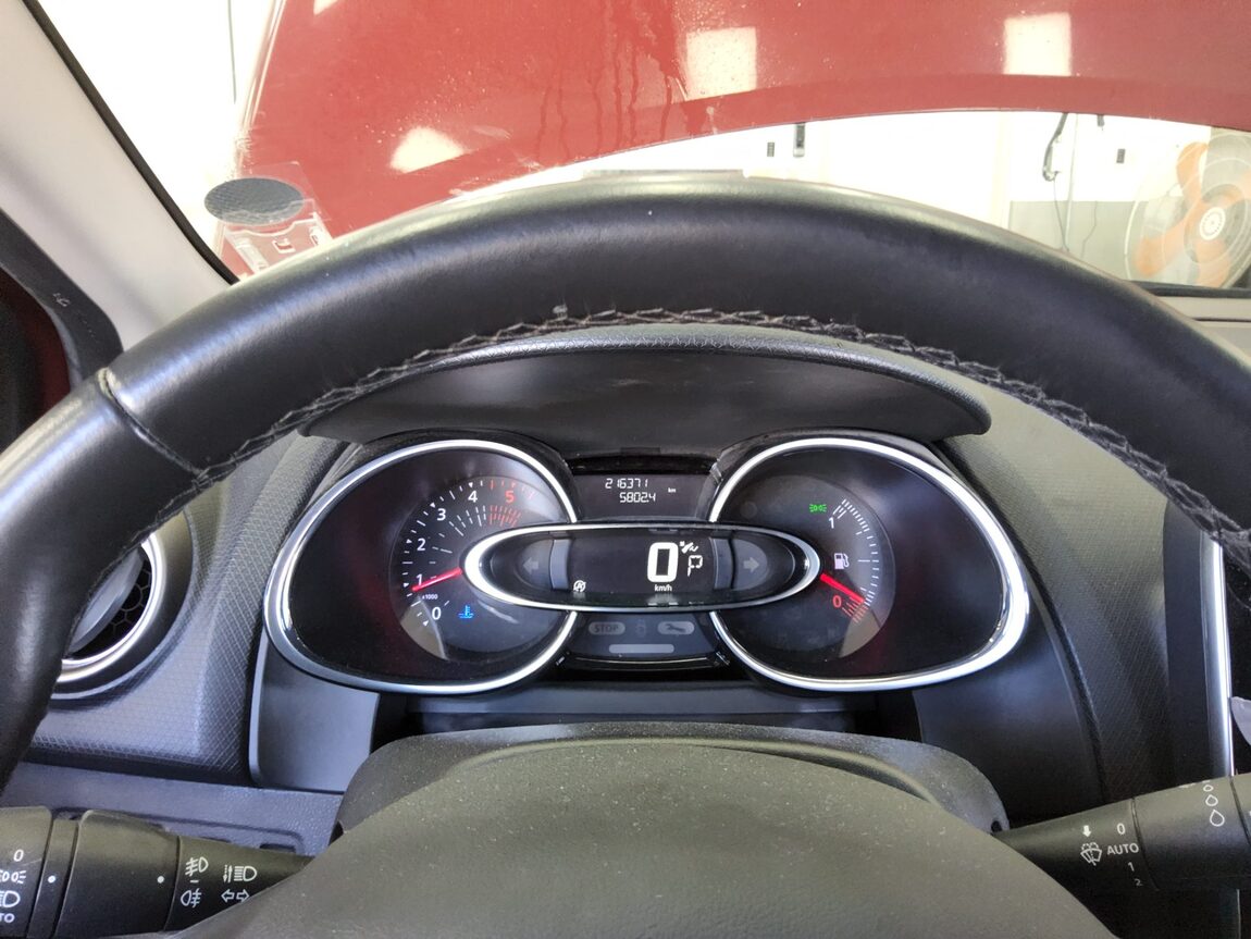 RENAULT (SAMSUNG) CLIO 1.5 DIESEL ICONIC 2019 - zdjęcie 9