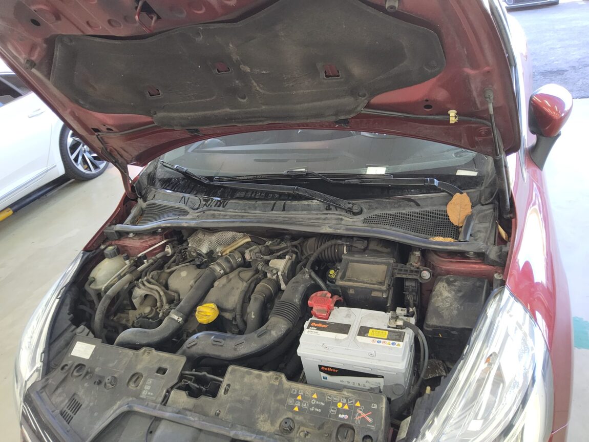 RENAULT (SAMSUNG) CLIO 1.5 DIESEL ICONIC 2019 - zdjęcie 20