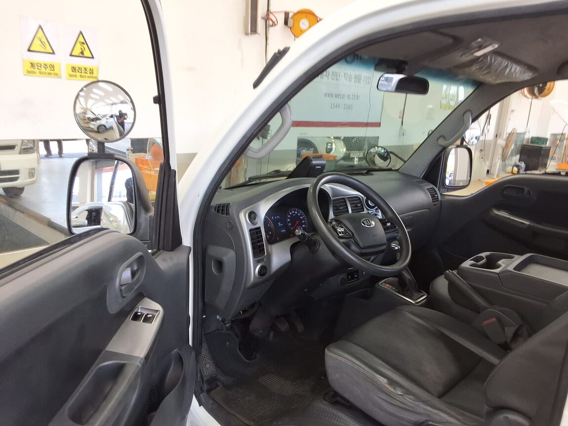KIA THE NEW BONGO III CARGO 1 TON KING CAB EXTRA LONG WHEELBASE L LITE 2020 - zdjęcie 10