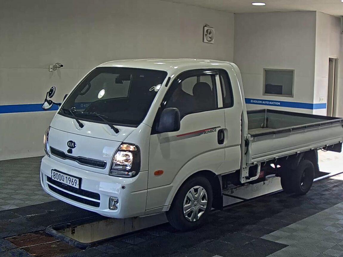 KIA THE NEW BONGO III CARGO BUILT-IN BOX TRUCK LOW DECK MODEL 2020 - zdjęcie 2