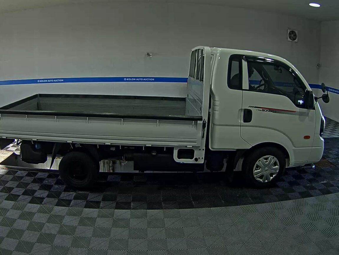 KIA THE NEW BONGO III CARGO BUILT-IN BOX TRUCK LOW DECK MODEL 2020 - zdjęcie 4