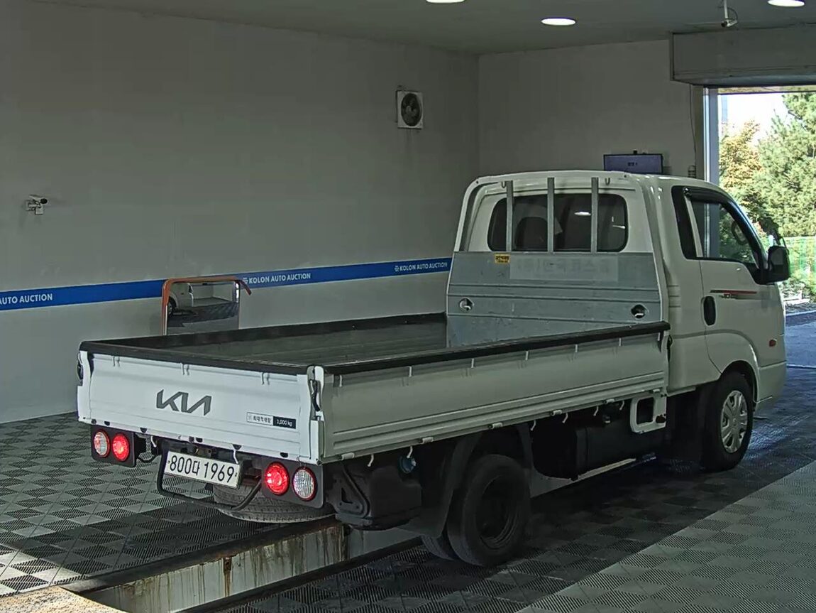 KIA THE NEW BONGO III CARGO BUILT-IN BOX TRUCK LOW DECK MODEL 2020 - zdjęcie 5