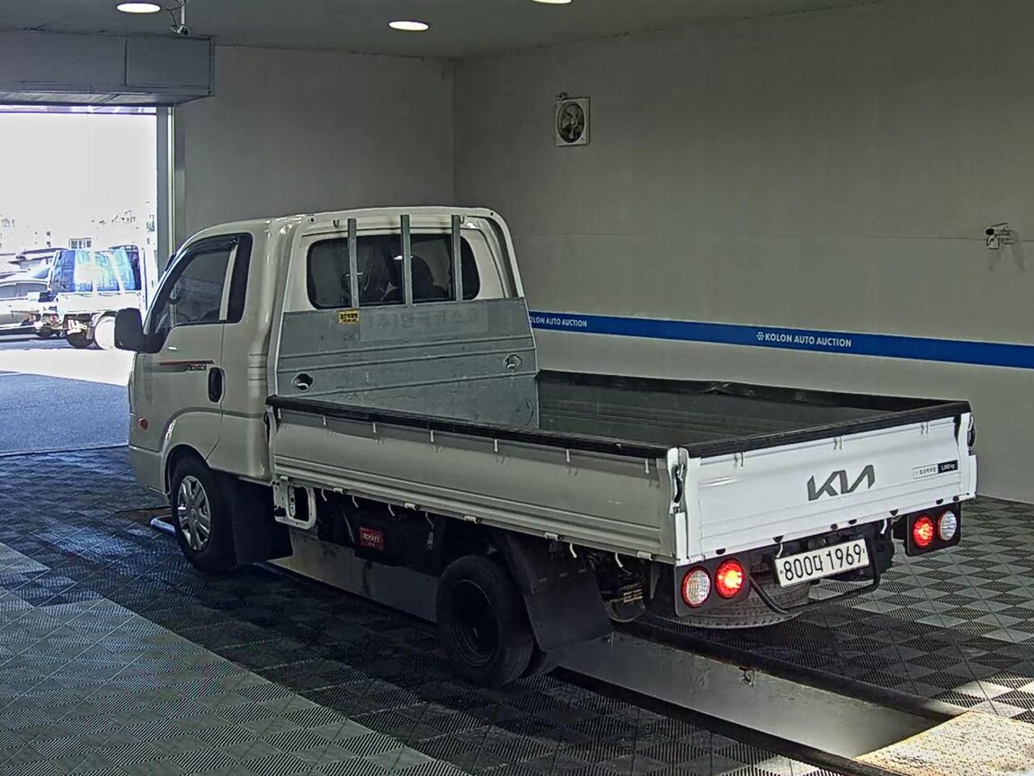 KIA THE NEW BONGO III CARGO BUILT-IN BOX TRUCK LOW DECK MODEL 2020 - zdjęcie 6