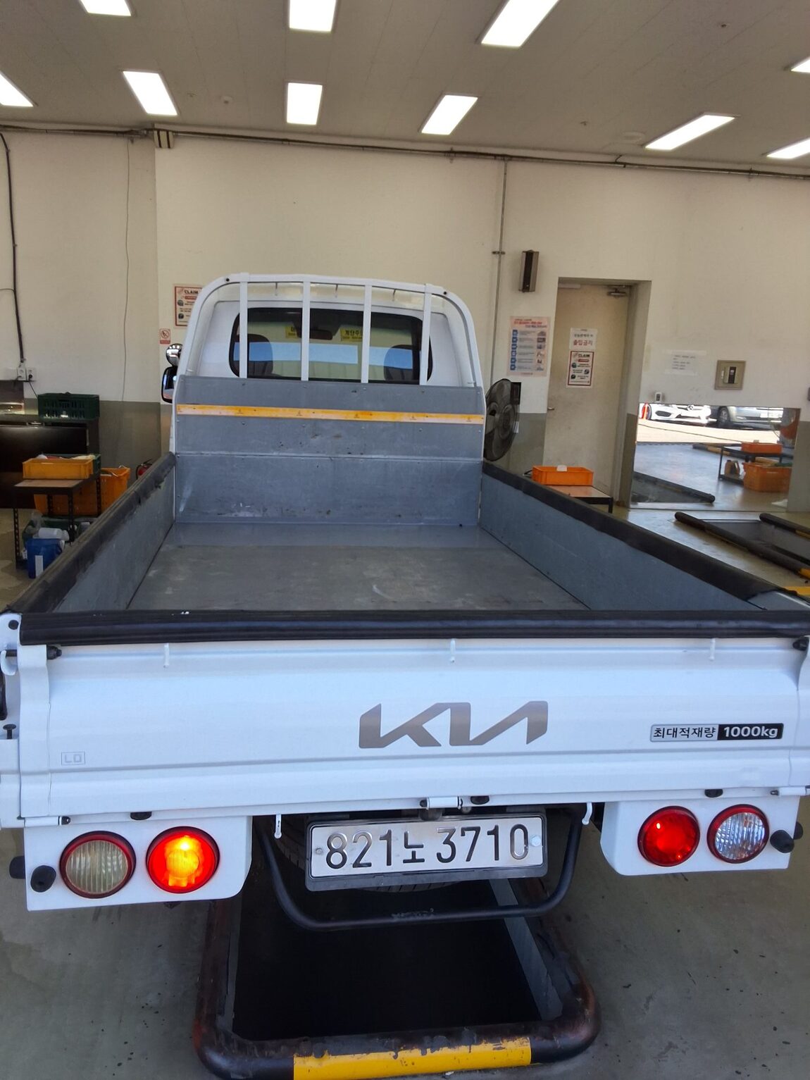 KIA THE NEW BONGO III CARGO 1 TON KING CAB EXTRA LONG WHEELBASE L LITE 2020 - zdjęcie 13