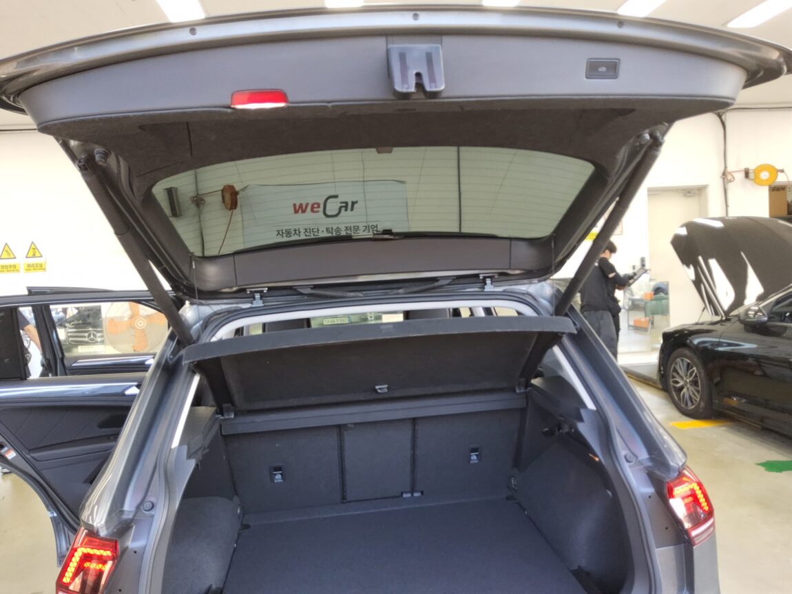 VOLKSWAGEN TIGUAN (2ND GEN) 2.0 TDI PREMIUM 2020 - zdjęcie 15