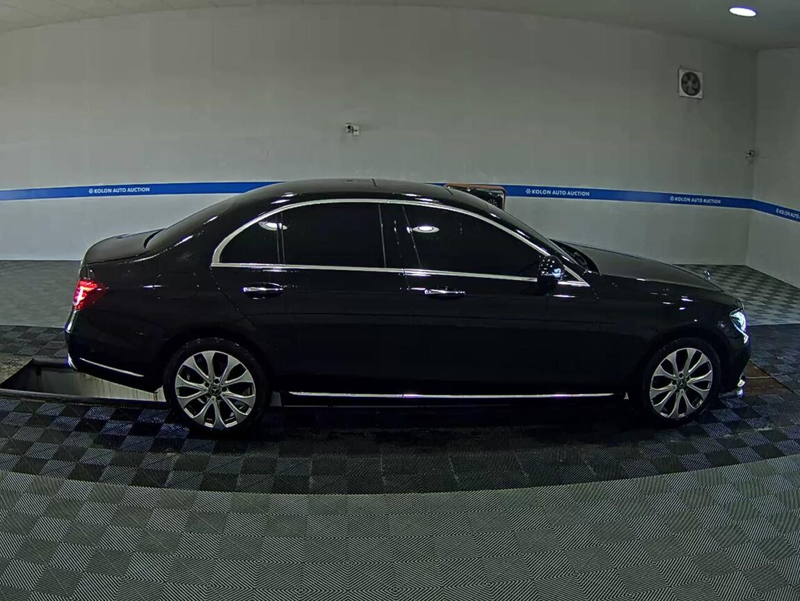 MERCEDES-BENZ E-CLASS (5TH GEN) E220d 4MATIC EXCLUSIVE 2020 - zdjęcie 4