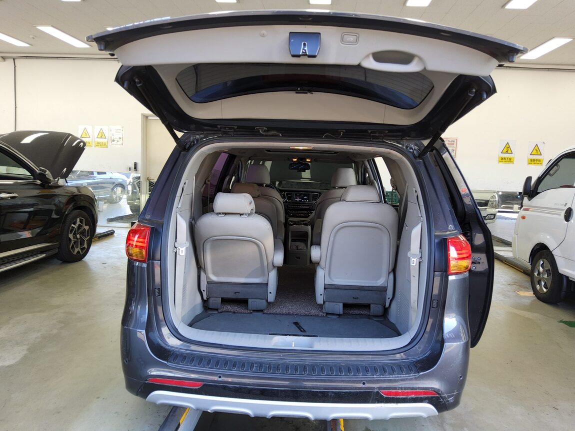 KIA ALL NEW CARNIVAL 9-SEATER DIESEL PRESTIGE 2017 - zdjęcie 15