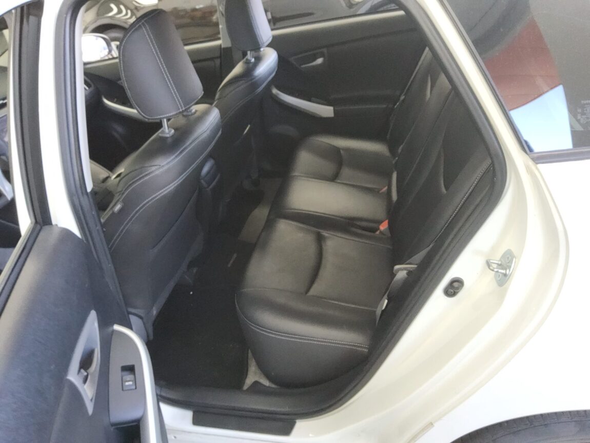 TOYOTA PRIUS (3RD GEN) 1.8 2015 - zdjęcie 12