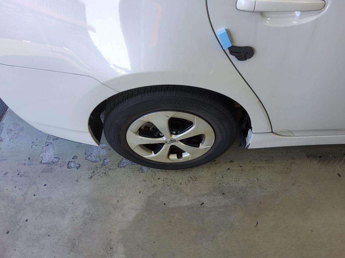 TOYOTA PRIUS (3RD GEN) 1.8 2015 - zdjęcie 23