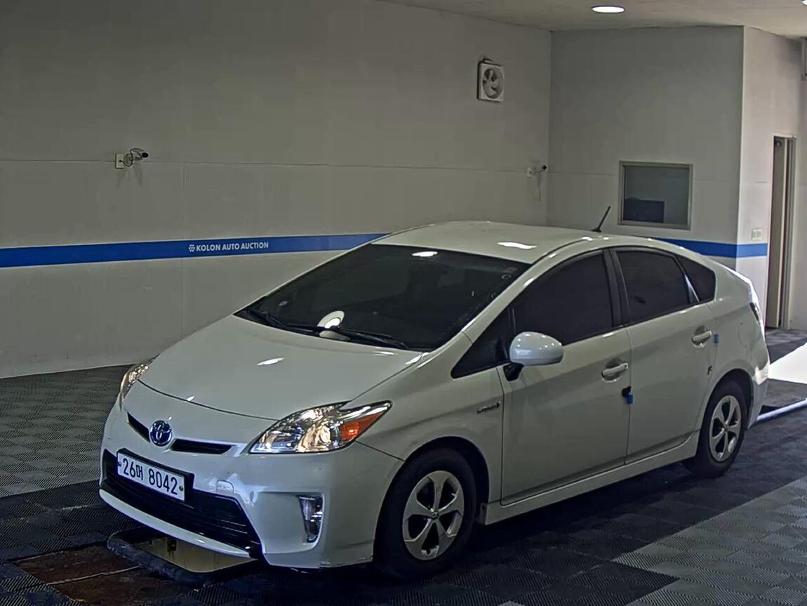 TOYOTA PRIUS (3RD GEN) 1.8 2015 - zdjęcie 2