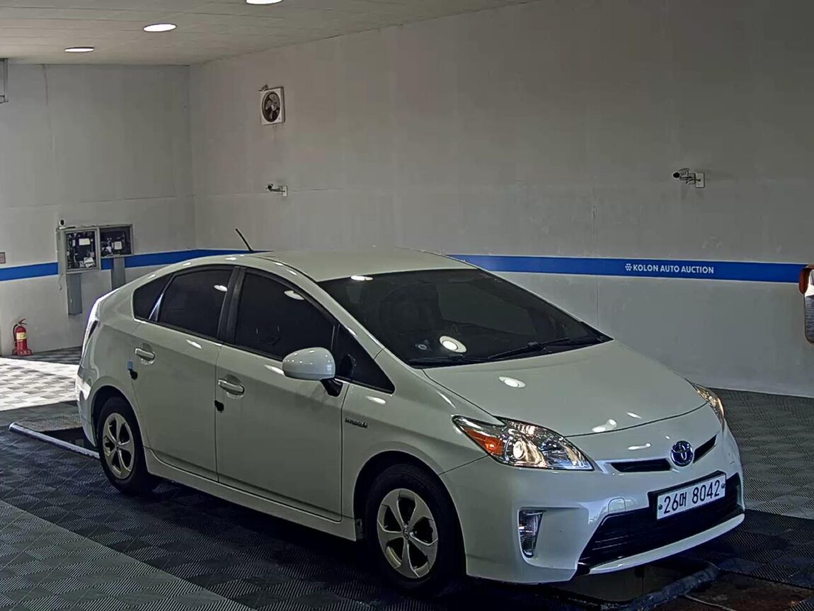 TOYOTA PRIUS (3RD GEN) 1.8 2015 - zdjęcie 3