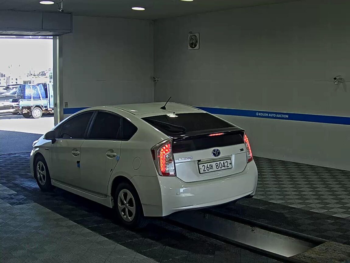 TOYOTA PRIUS (3RD GEN) 1.8 2015 - zdjęcie 6