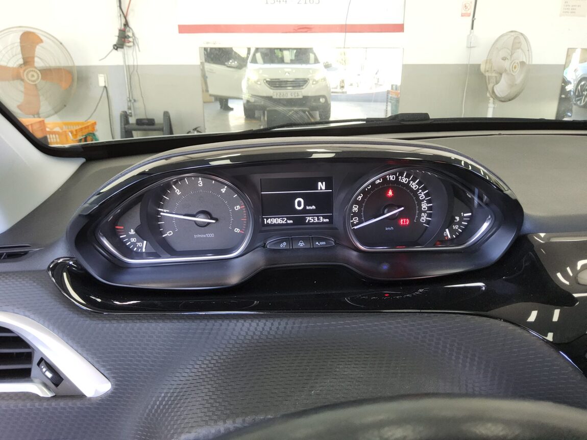 PEUGEOT 2008 1.6 BlueHDi FELINE 2016 - zdjęcie 9
