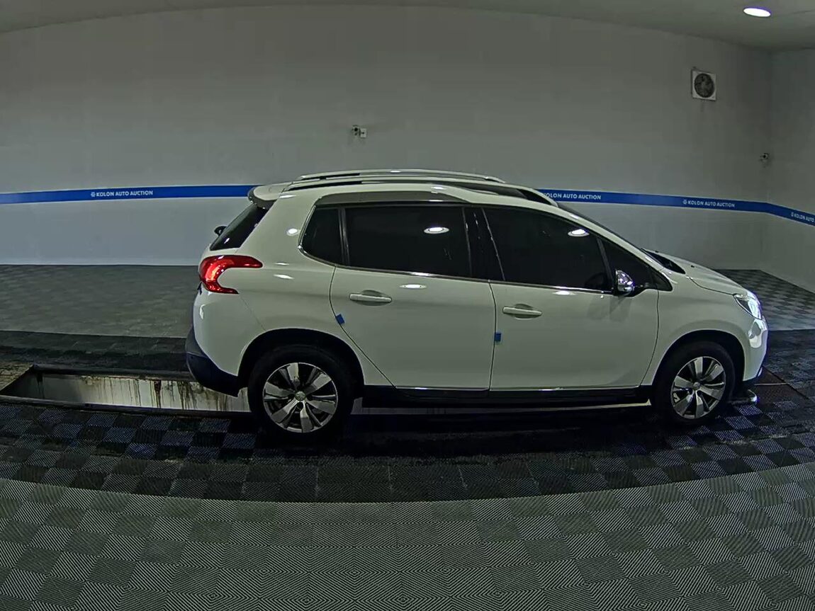 PEUGEOT 2008 1.6 BlueHDi FELINE 2016 - zdjęcie 4