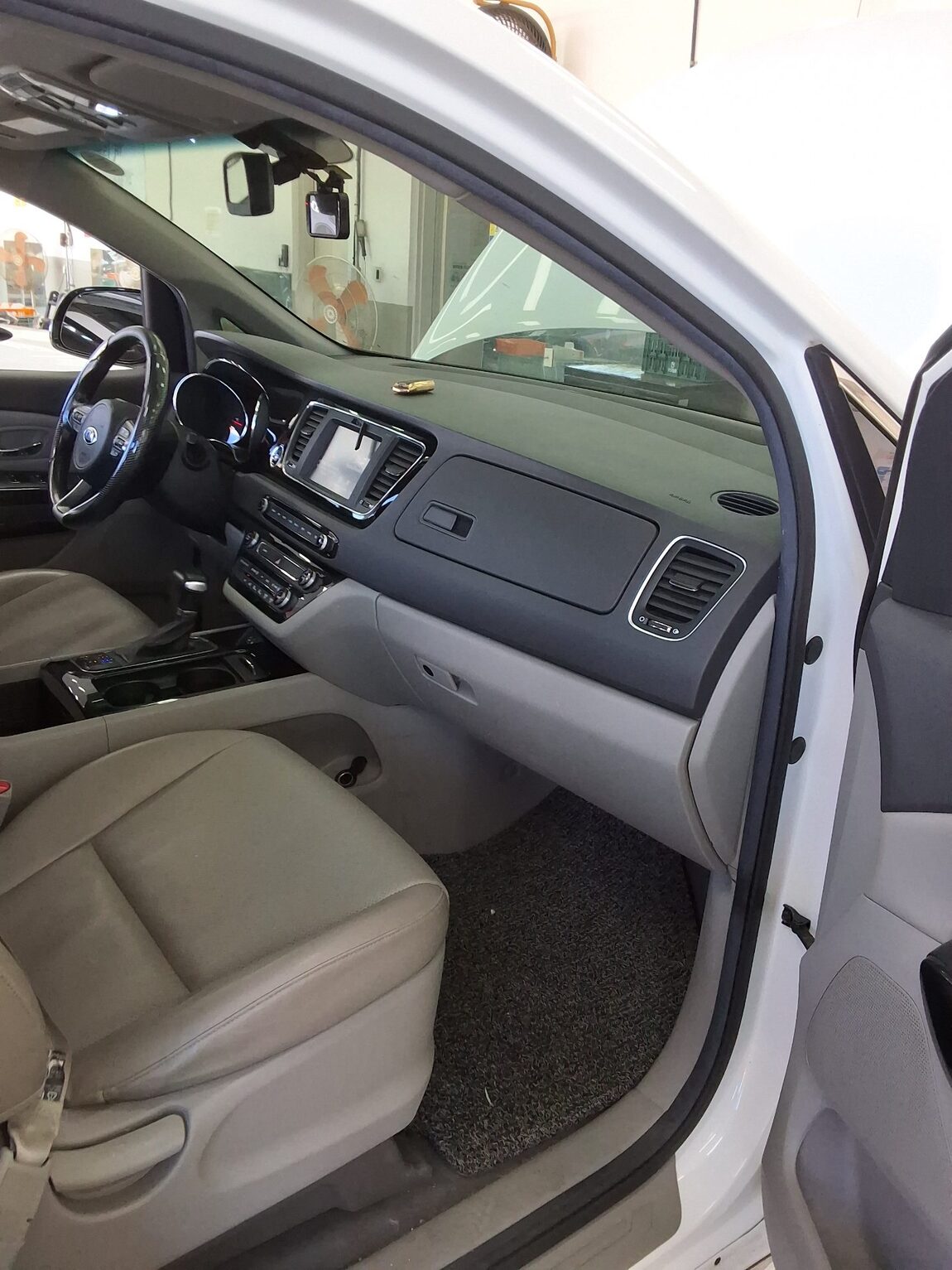 KIA ALL NEW CARNIVAL 9-SEATER DIESEL PRESTIGE 2017 - zdjęcie 14