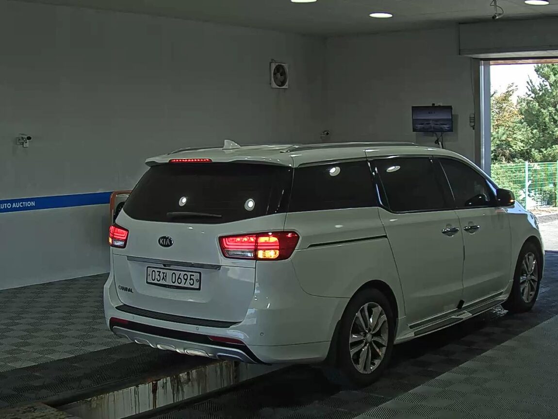 KIA ALL NEW CARNIVAL 9-SEATER DIESEL PRESTIGE 2017 - zdjęcie 5