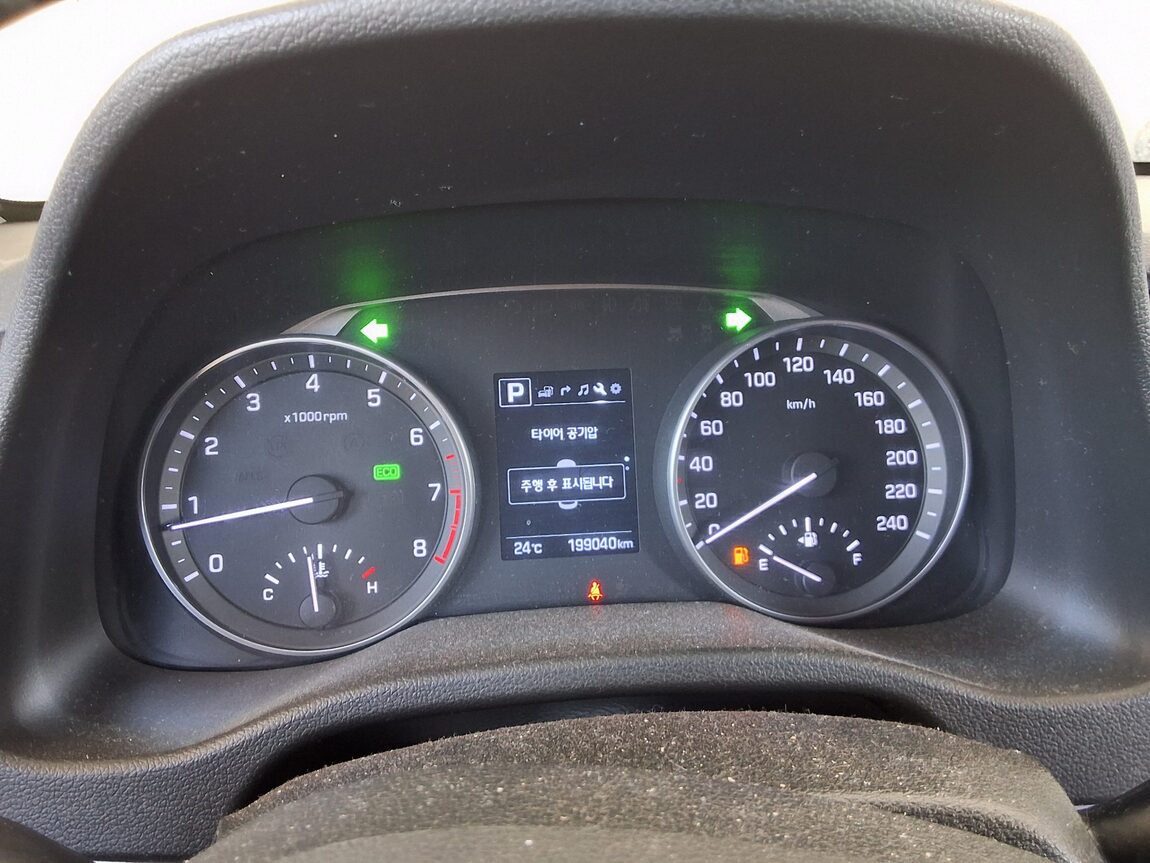 HYUNDAI AVANTE AD 1.6 GDi MODERN SPECIAL 2016 - zdjęcie 9