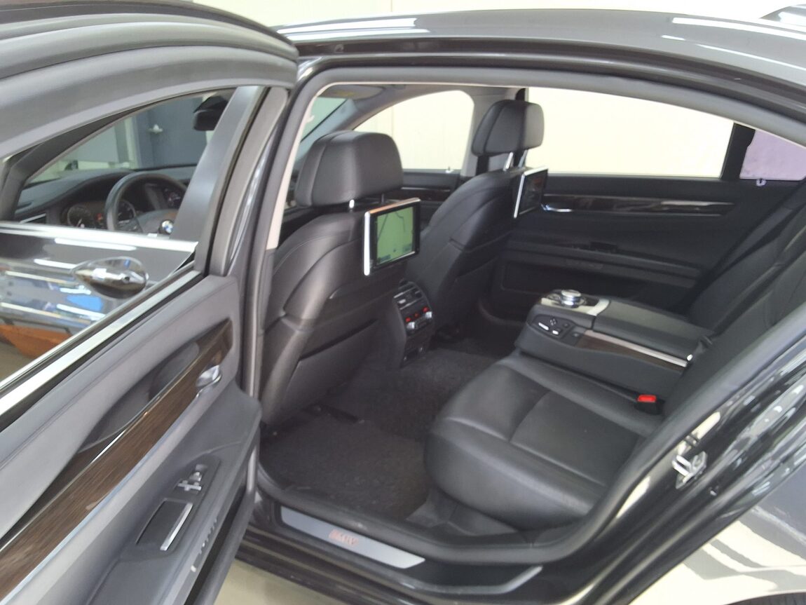 BMW 7 SERIES (5TH GEN) 740Li 2014 - zdjęcie 13