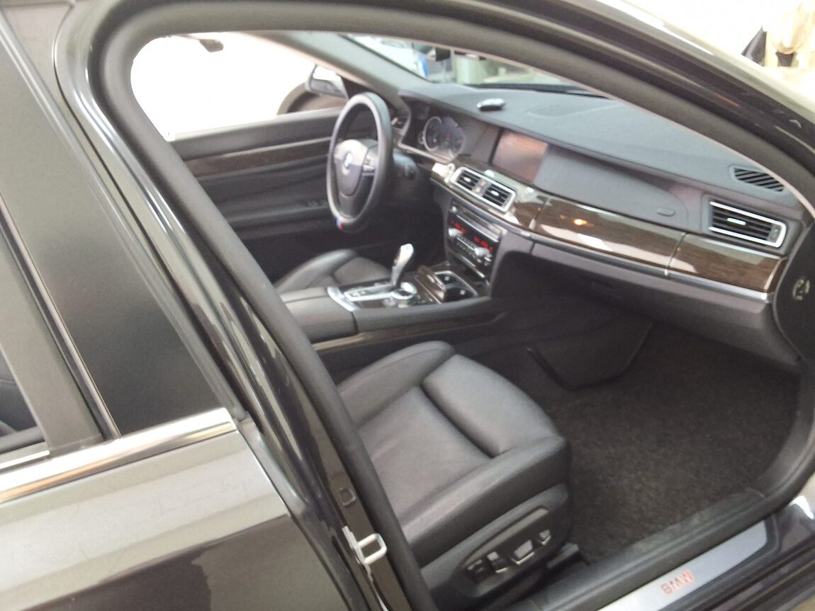 BMW 7 SERIES (5TH GEN) 740Li 2014 - zdjęcie 15