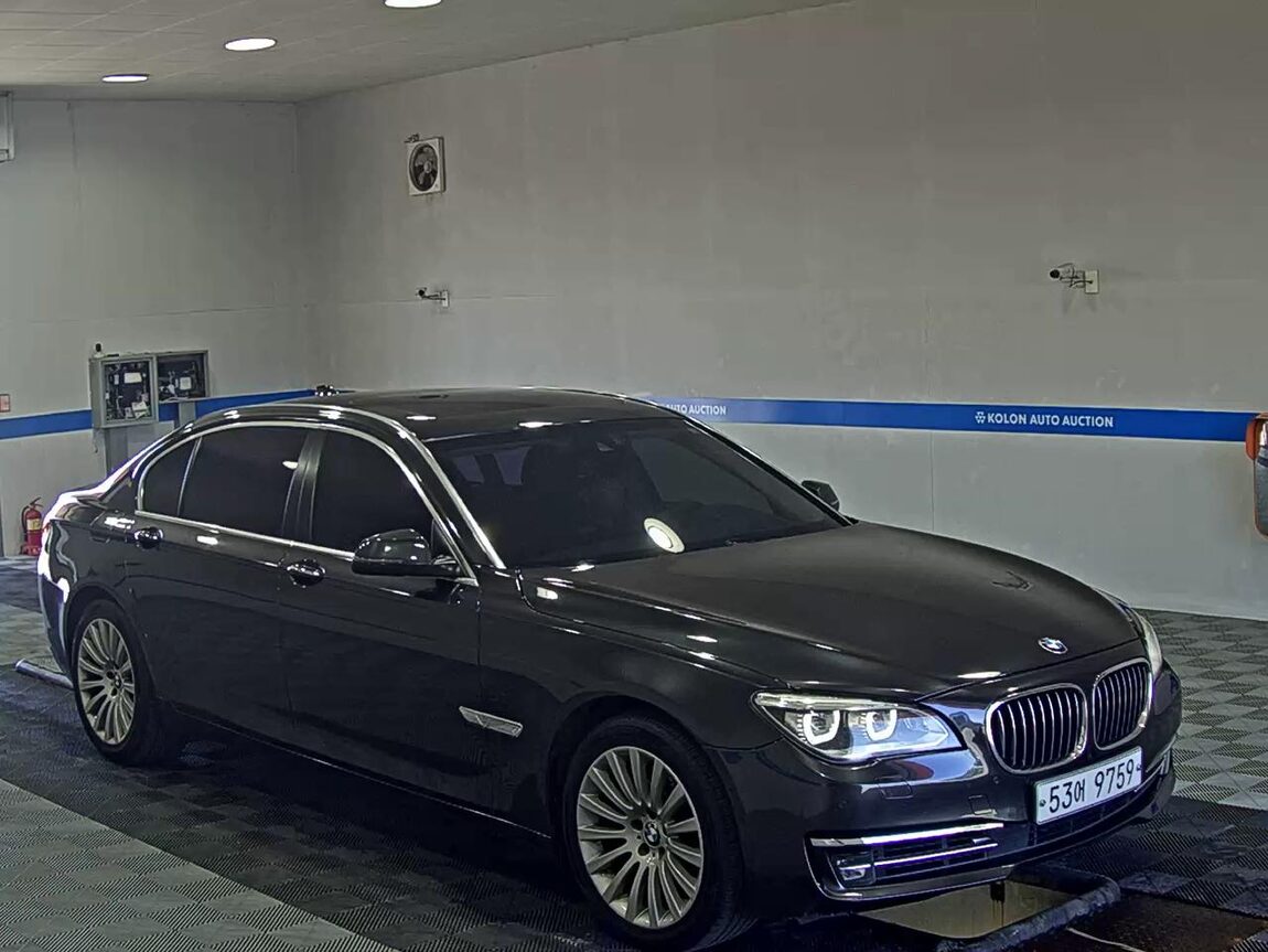 BMW 7 SERIES (5TH GEN) 740Li 2014 - zdjęcie 3